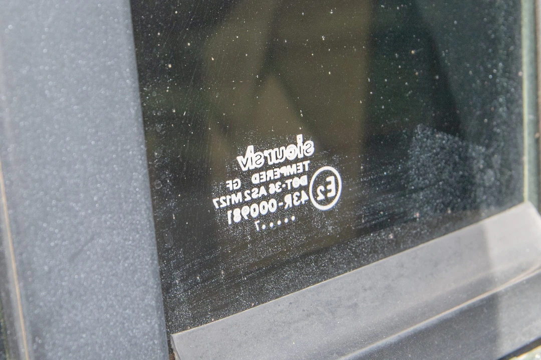 1997 Land Rover Defender 110 - Image 28 of 31