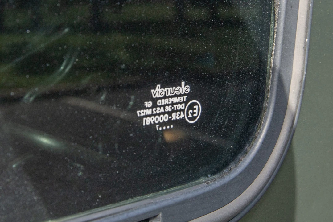 1997 Land Rover Defender 110 - Image 31 of 31