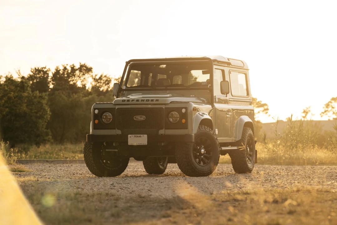 1997 Land Rover Defender 90 - Image 9 of 31