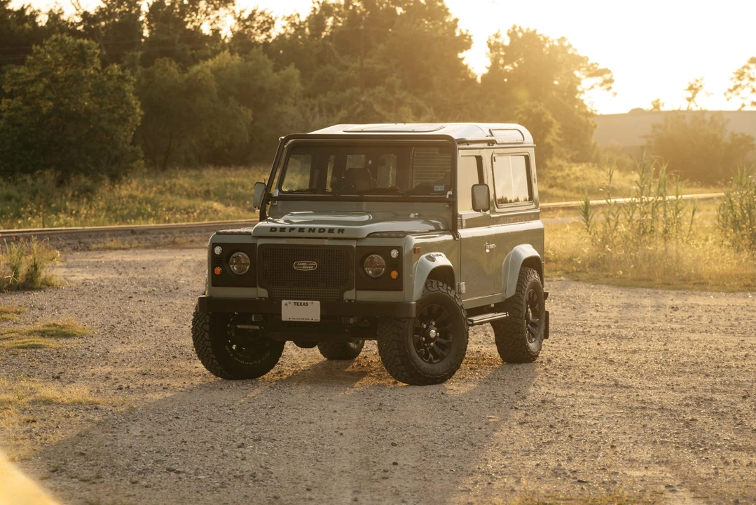 1997 Land Rover Defender 90 - Image 8 of 31