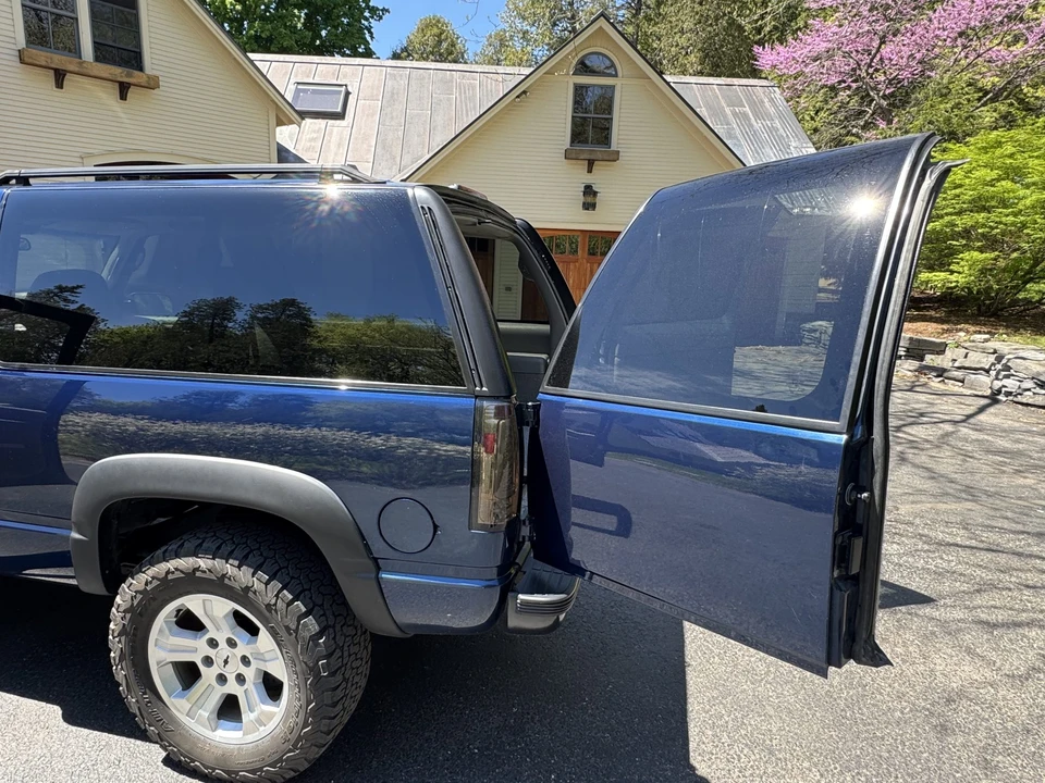 1999 Chevrolet Tahoe 1st Gen - Image 18 of 31