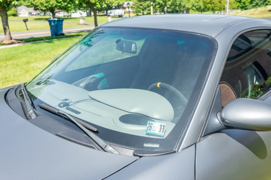 2001 Porsche 996 Carrera 4 - Image 25 of 31