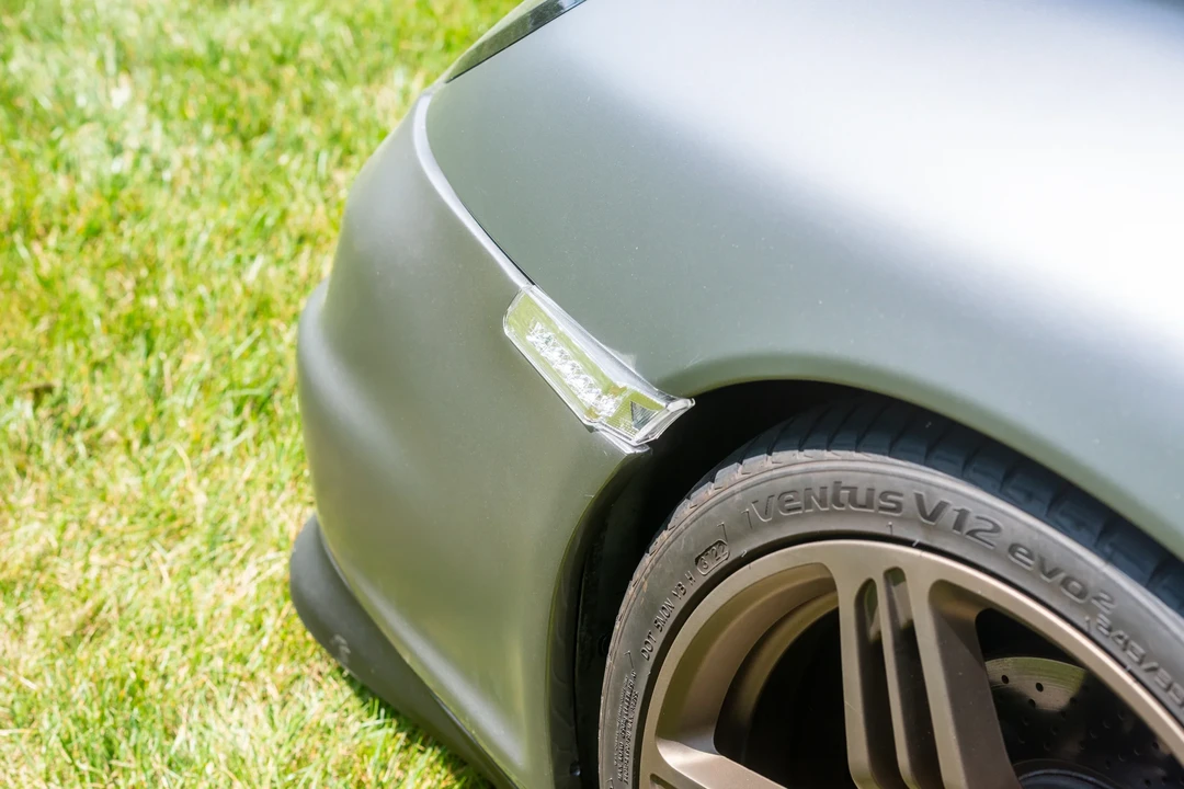 2001 Porsche 996 Carrera 4 - Image 11 of 31