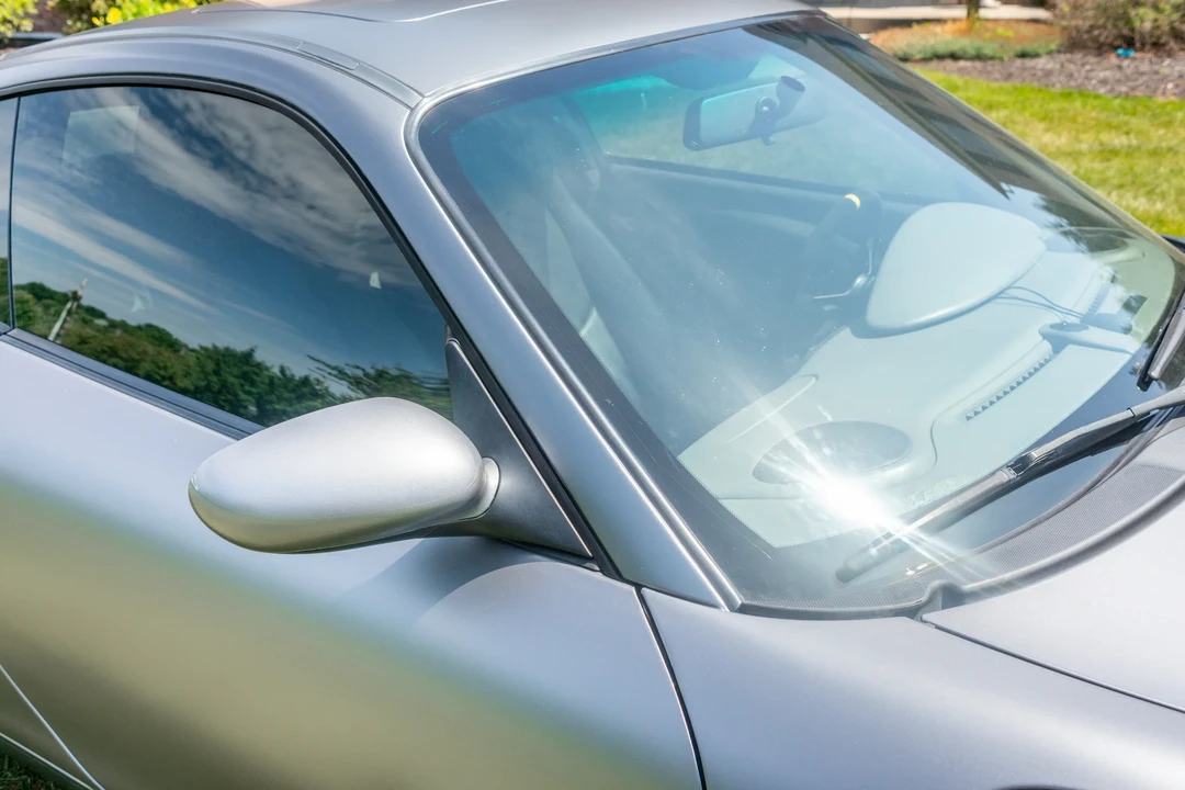 2001 Porsche 996 Carrera 4 - Image 21 of 31