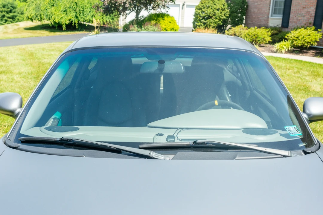 2001 Porsche 996 Carrera 4 - Image 26 of 31