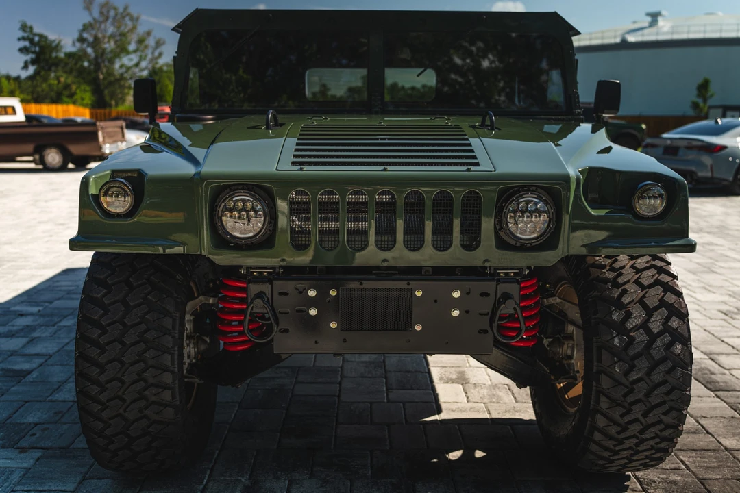 2002 Hummer HMMWV - Image 8 of 31