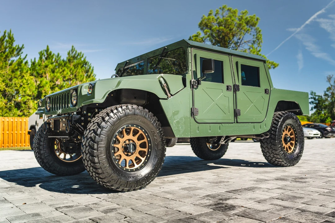 2002 Hummer HMMWV - Image 2 of 31