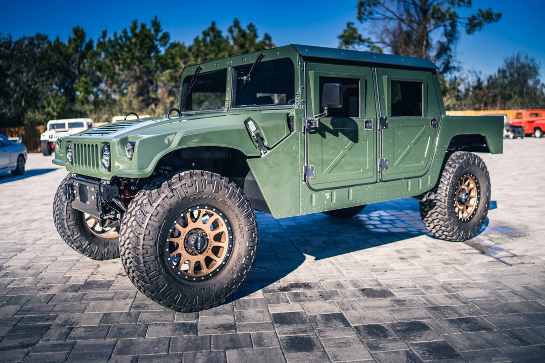 2002 Hummer HMMWV - Image 2 of 31