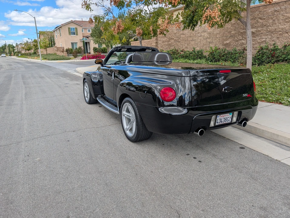 2004 Chevrolet SSR - Image 14 of 31