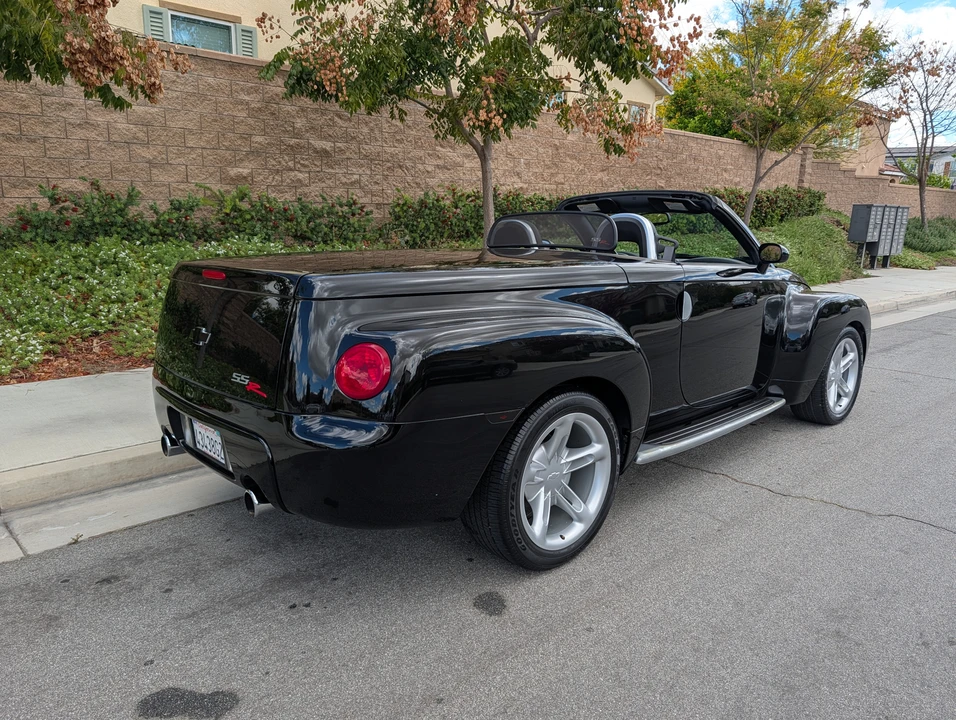 2004 Chevrolet SSR - Image 26 of 31