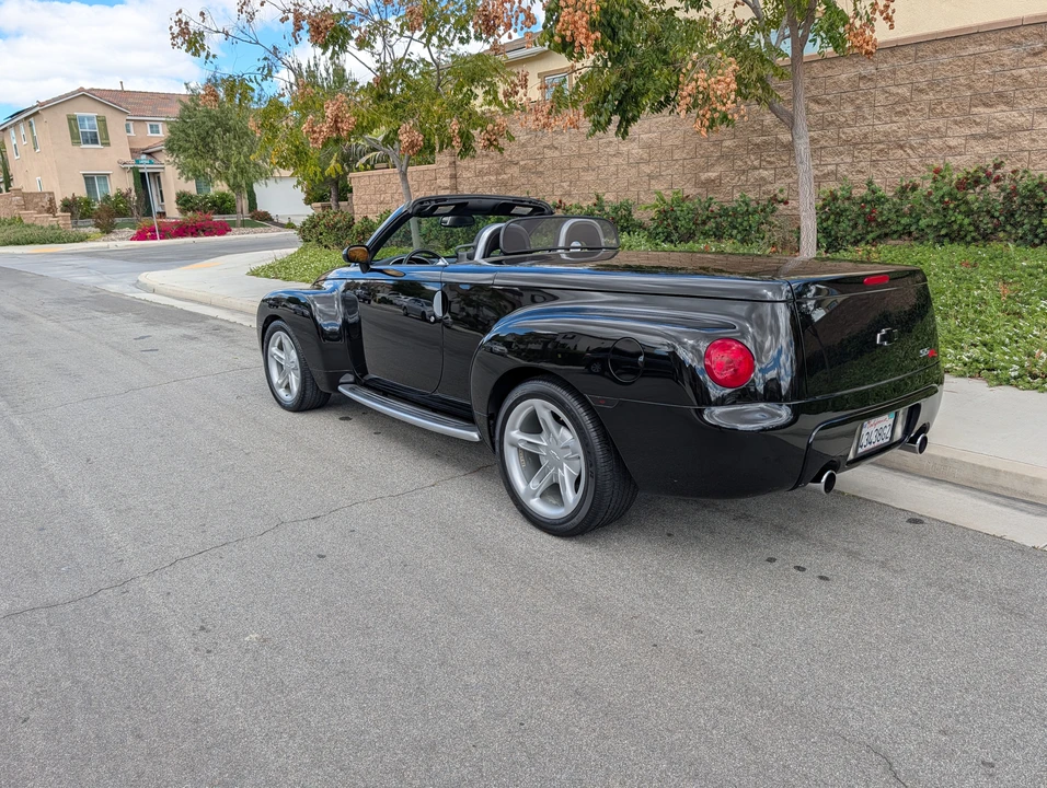 2004 Chevrolet SSR - Image 13 of 31