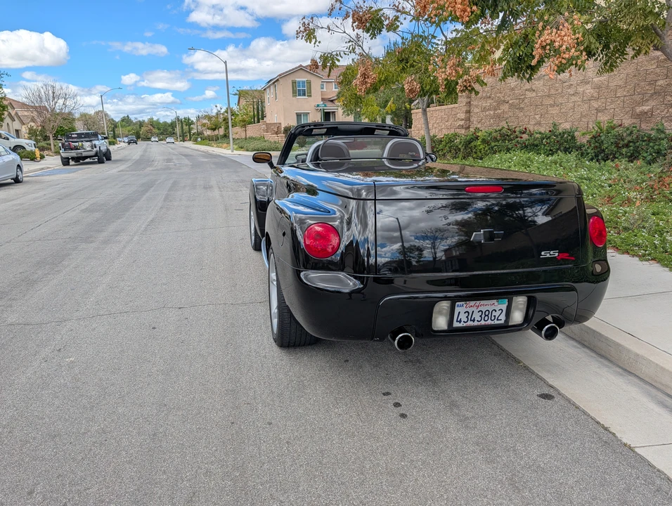 2004 Chevrolet SSR - Image 15 of 31