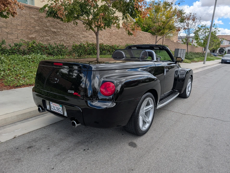 2004 Chevrolet SSR - Image 25 of 31