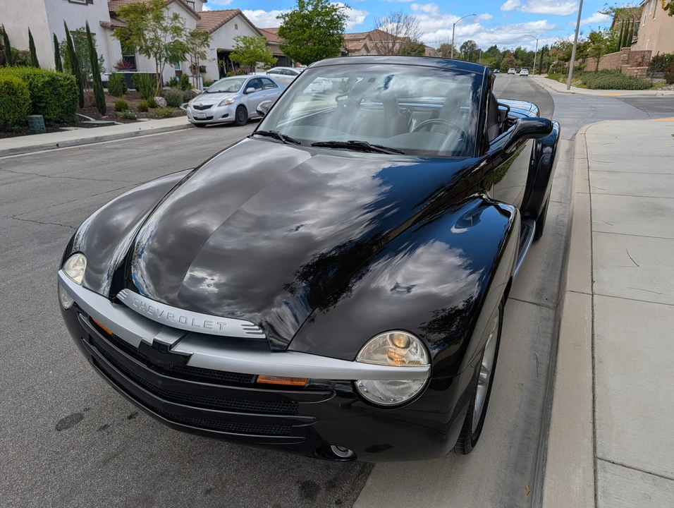 2004 Chevrolet SSR - Image 2 of 31