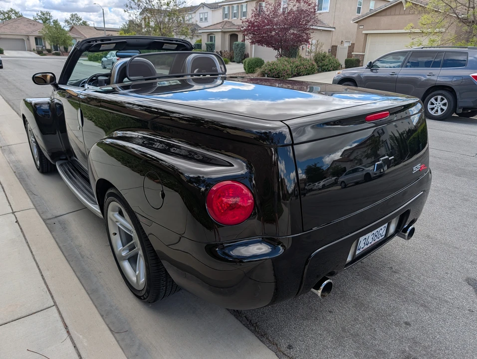 2004 Chevrolet SSR - Image 16 of 31