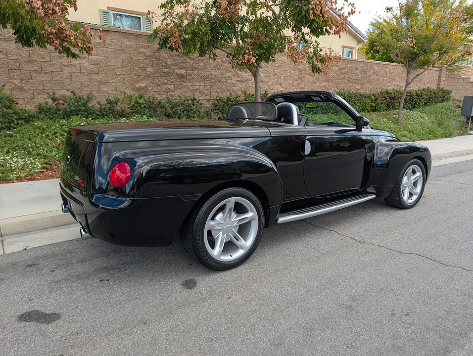 2004 Chevrolet SSR - Image 27 of 31