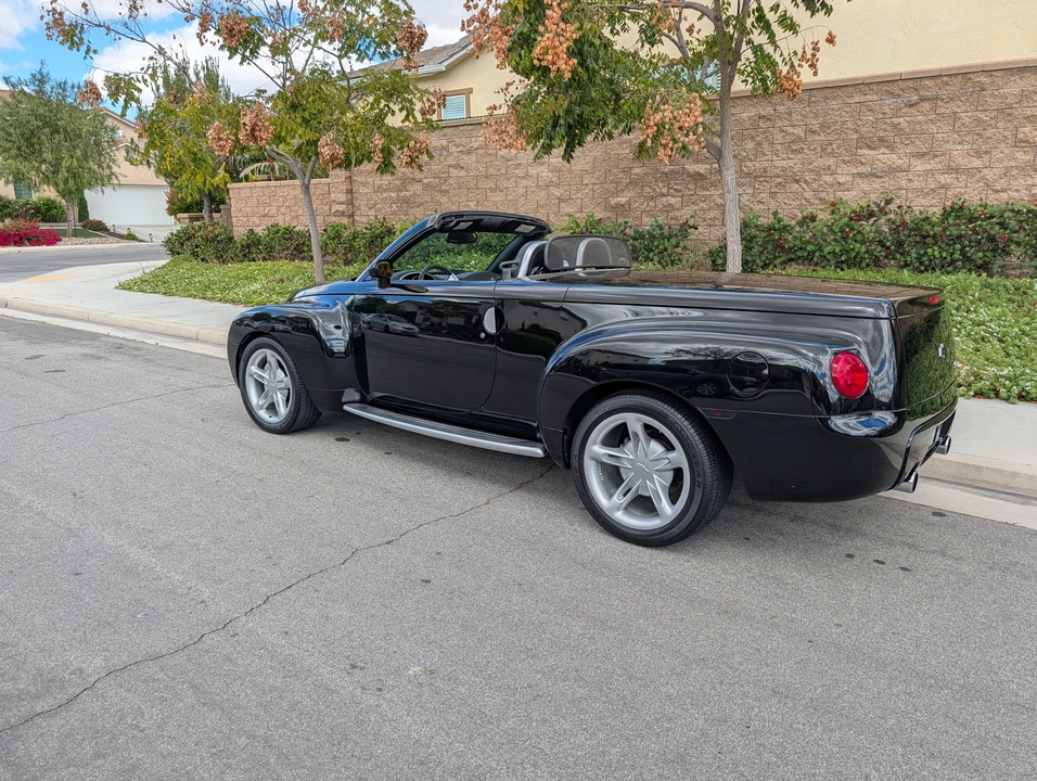 2004 Chevrolet SSR - Image 12 of 31