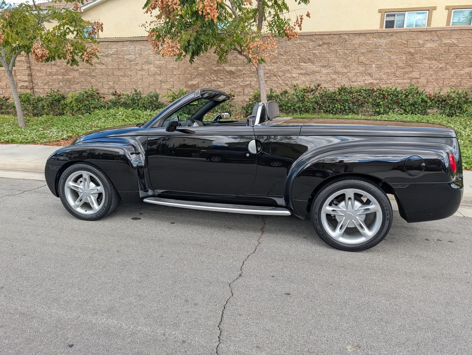 2004 Chevrolet SSR - Image 9 of 31
