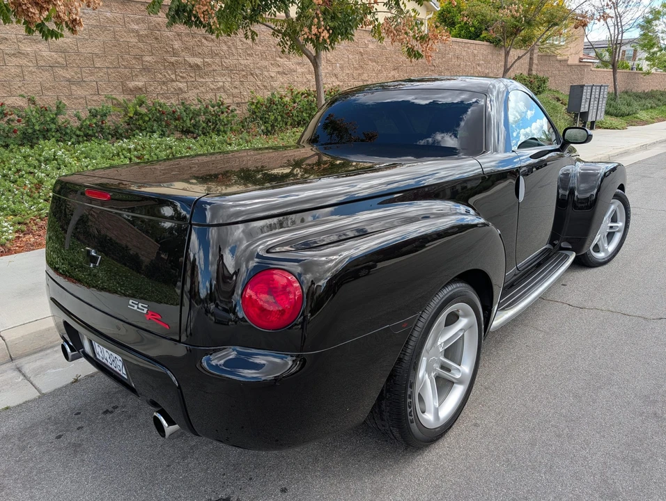 2004 Chevrolet SSR - Image 28 of 31