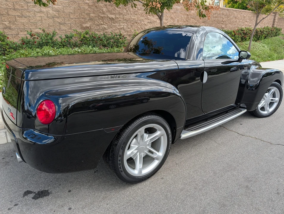 2004 Chevrolet SSR - Image 29 of 31