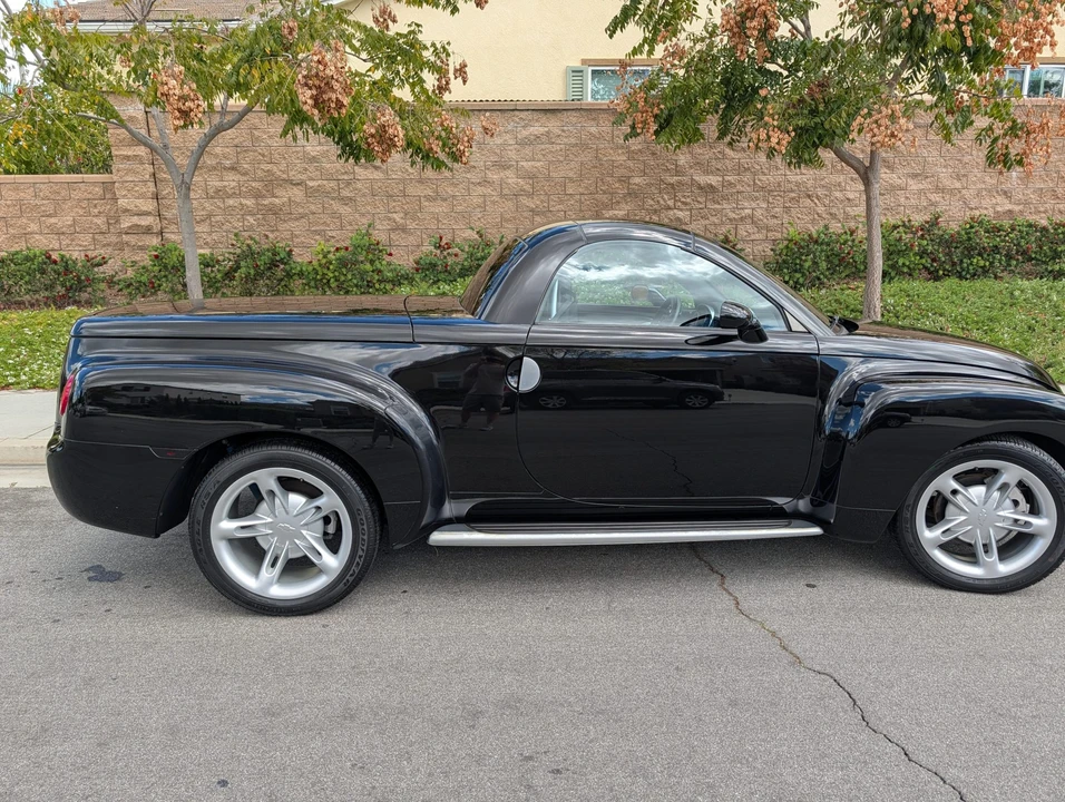 2004 Chevrolet SSR - Image 31 of 31