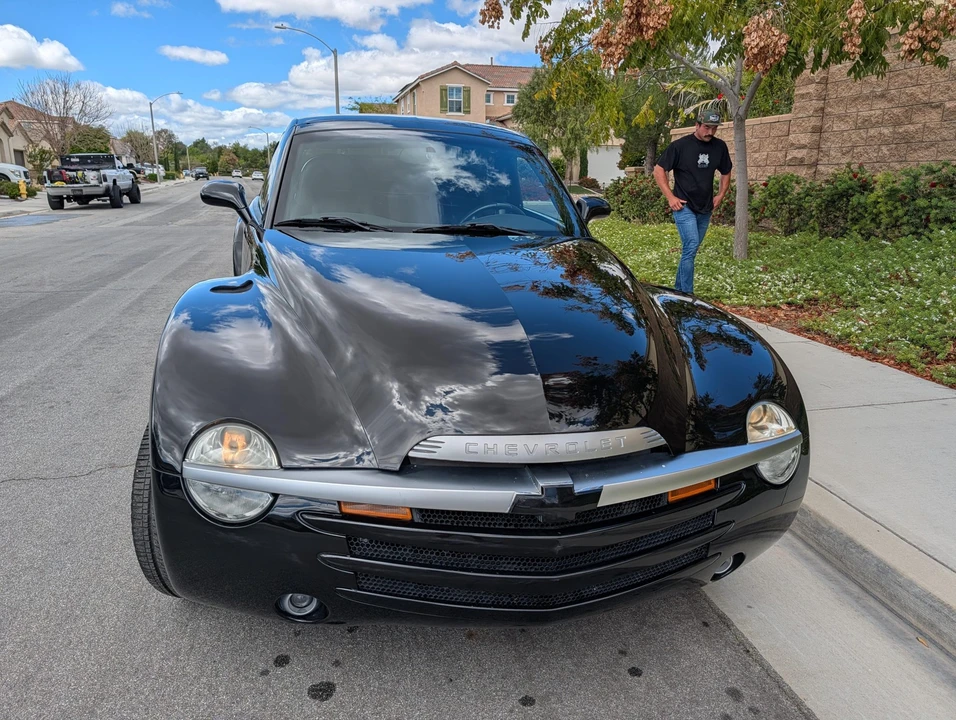 2004 Chevrolet SSR - Image 3 of 31