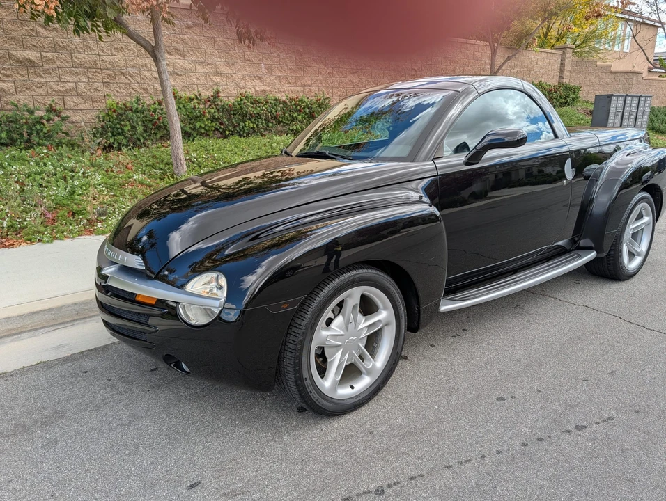 2004 Chevrolet SSR - Image 9 of 31