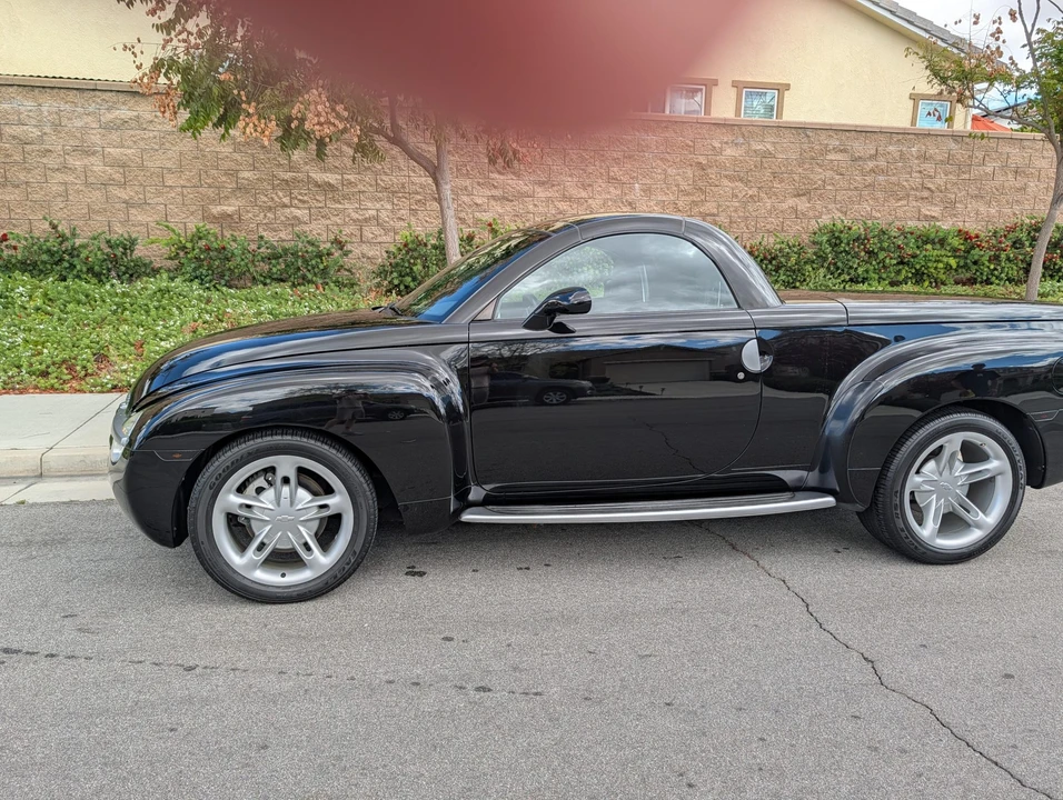 2004 Chevrolet SSR - Image 10 of 31