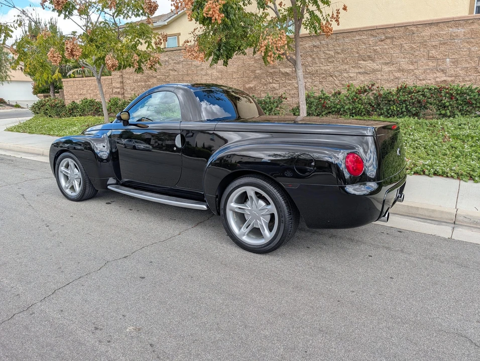 2004 Chevrolet SSR - Image 13 of 31
