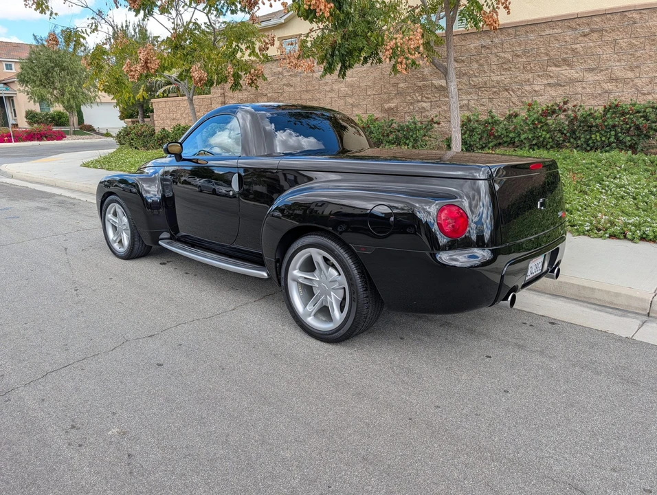 2004 Chevrolet SSR - Image 14 of 31