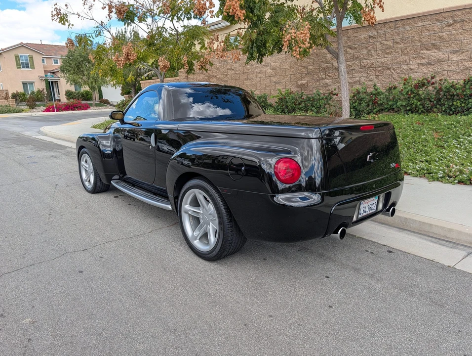 2004 Chevrolet SSR - Image 15 of 31