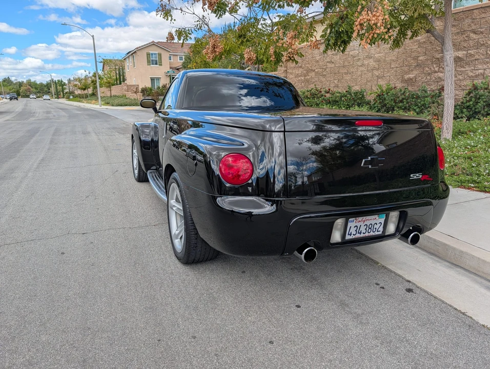 2004 Chevrolet SSR - Image 17 of 31