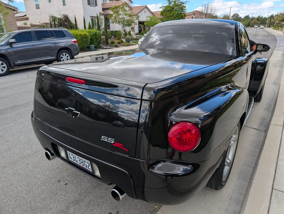 2004 Chevrolet SSR - Image 27 of 31