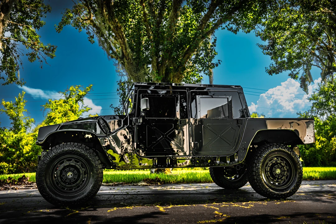 2005 Hummer HMMWV - Image 2 of 31