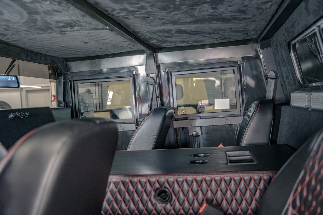 2005 Hummer HMMWV - Image 30 of 31