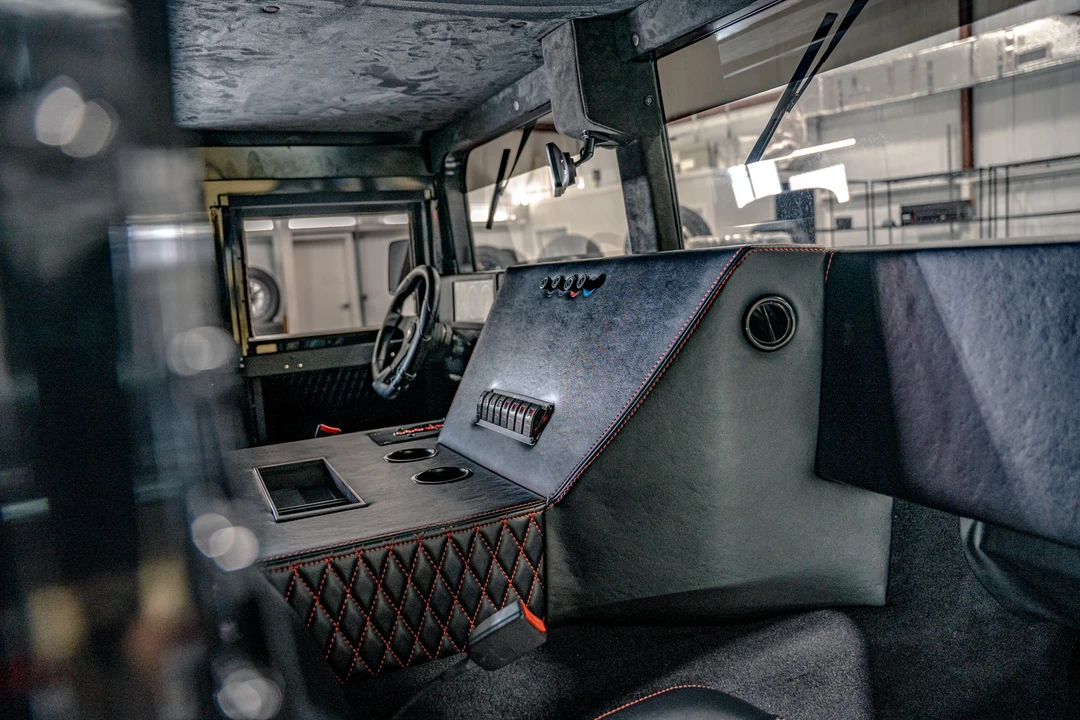 2005 Hummer HMMWV - Image 27 of 31