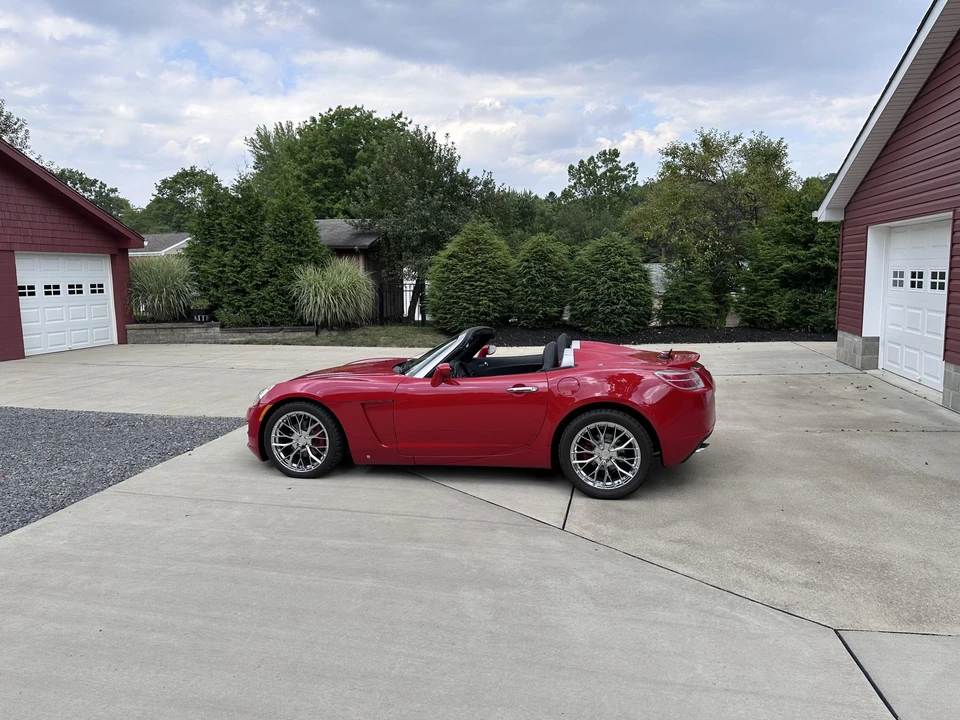 2007 Saturn Sky - Image 2 of 31