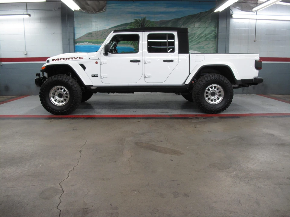 2021 Jeep JT Gladiator - Image 17 of 31