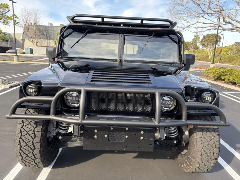 AM General Hummer - Image 2 of 31