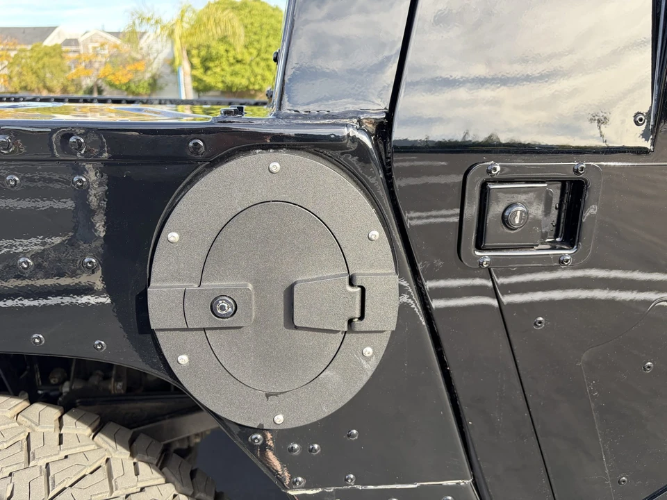 AM General Hummer - Image 18 of 31