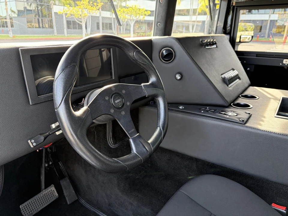 AM General Hummer - Image 24 of 31