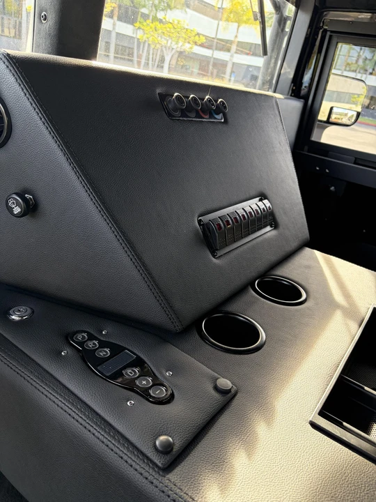 AM General Hummer - Image 30 of 31