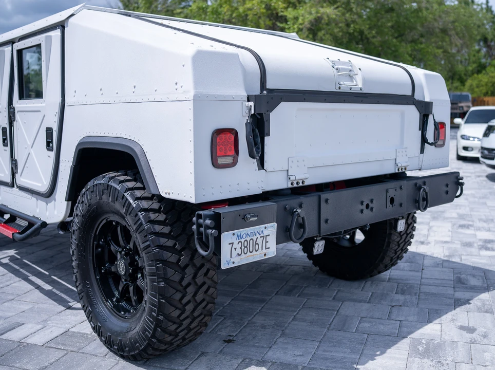 Hummer HMMWV - Image 16 of 31