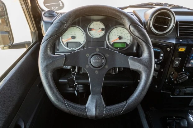 Land Rover Defender 110 - Image 5 of 8