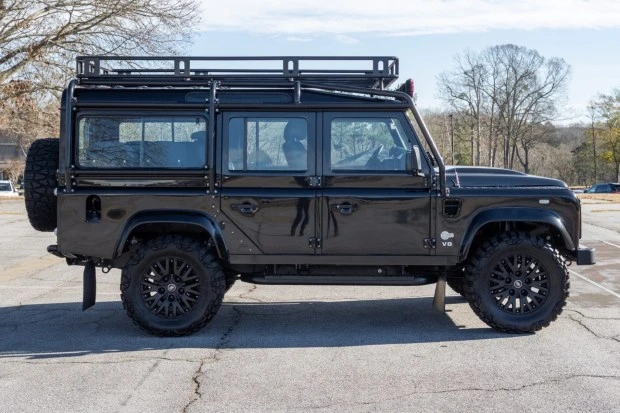 Land Rover Defender 110 - Image 3 of 8