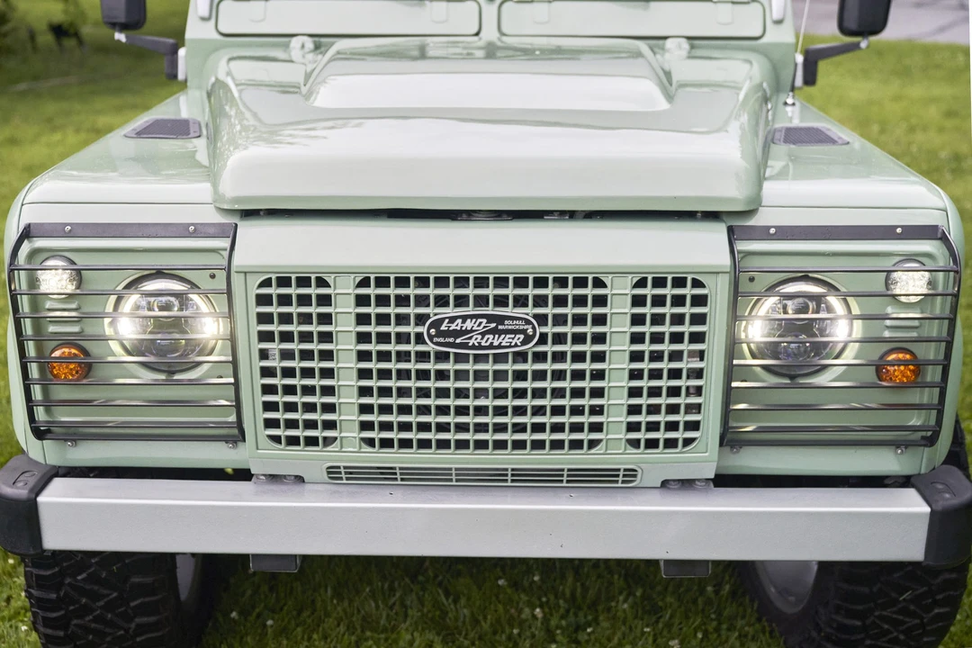 Land Rover Defender 110 - Image 30 of 31