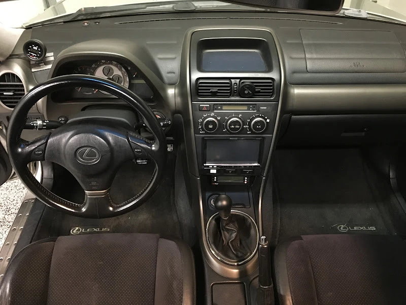 2001 Lexus IS 1st Gen - Image 11 of 18