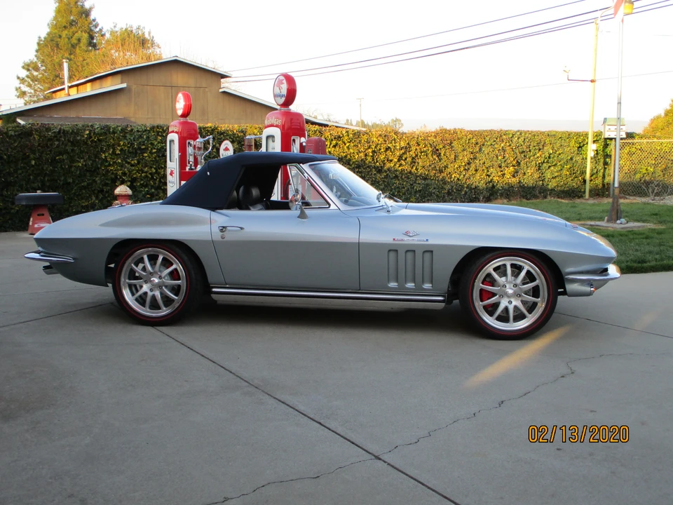 1965 Chevrolet Corvette C2 - Image 15 of 31