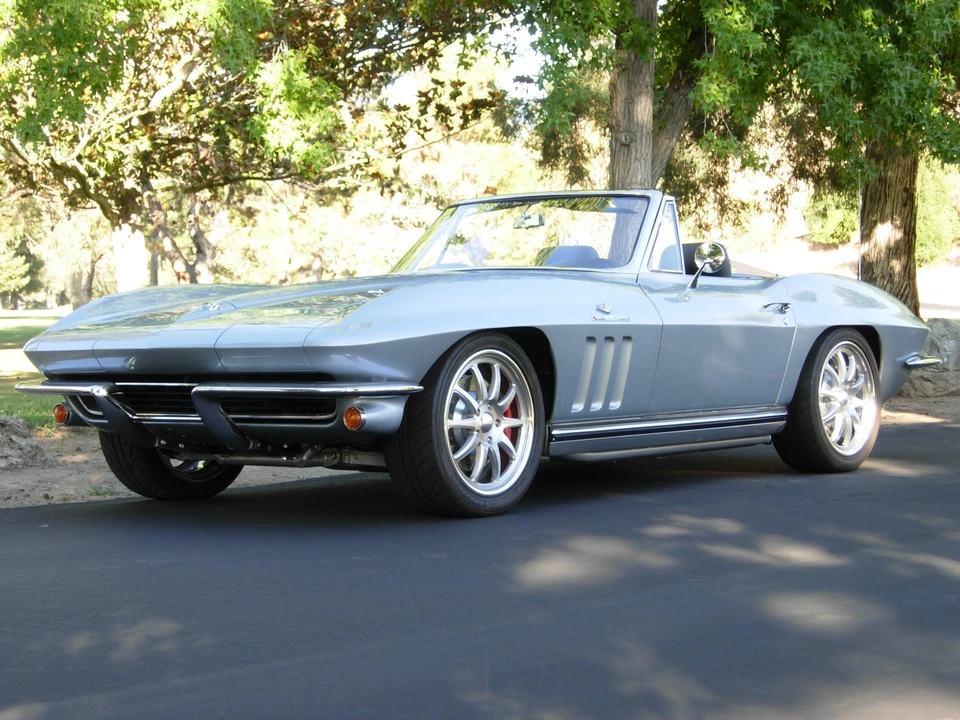 1965 Chevrolet Corvette C2 - Image 5 of 31