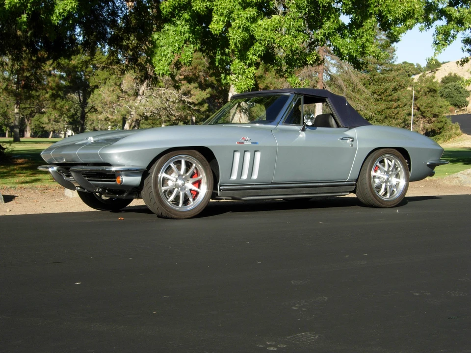 1965 Chevrolet Corvette C2 - Image 12 of 31